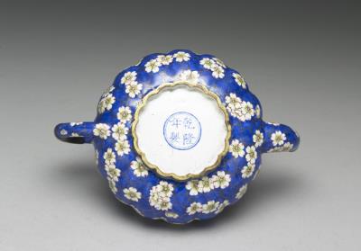 图片[3]-Copper teapot with ice-plum flowers decoration in painted enamels, Qing dynasty, Qianlong reign (1736-1795)-China Archive